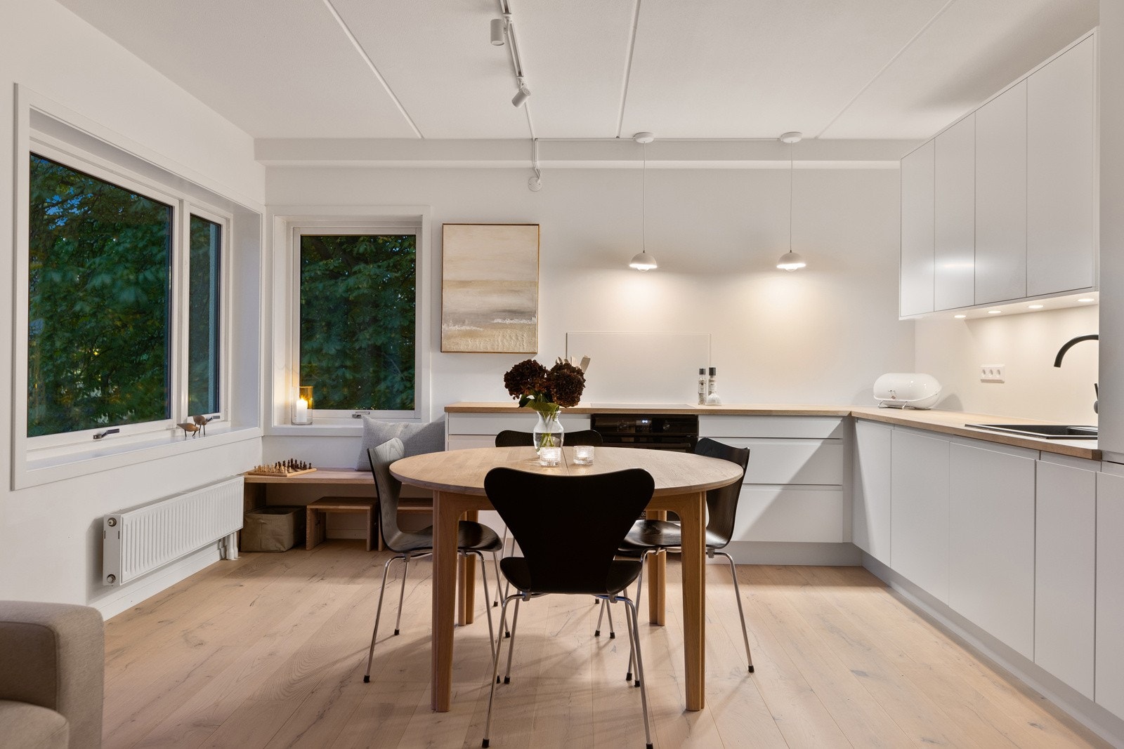 Delikat og moderne HTH-kjøkken fra 2024 Galleribilde