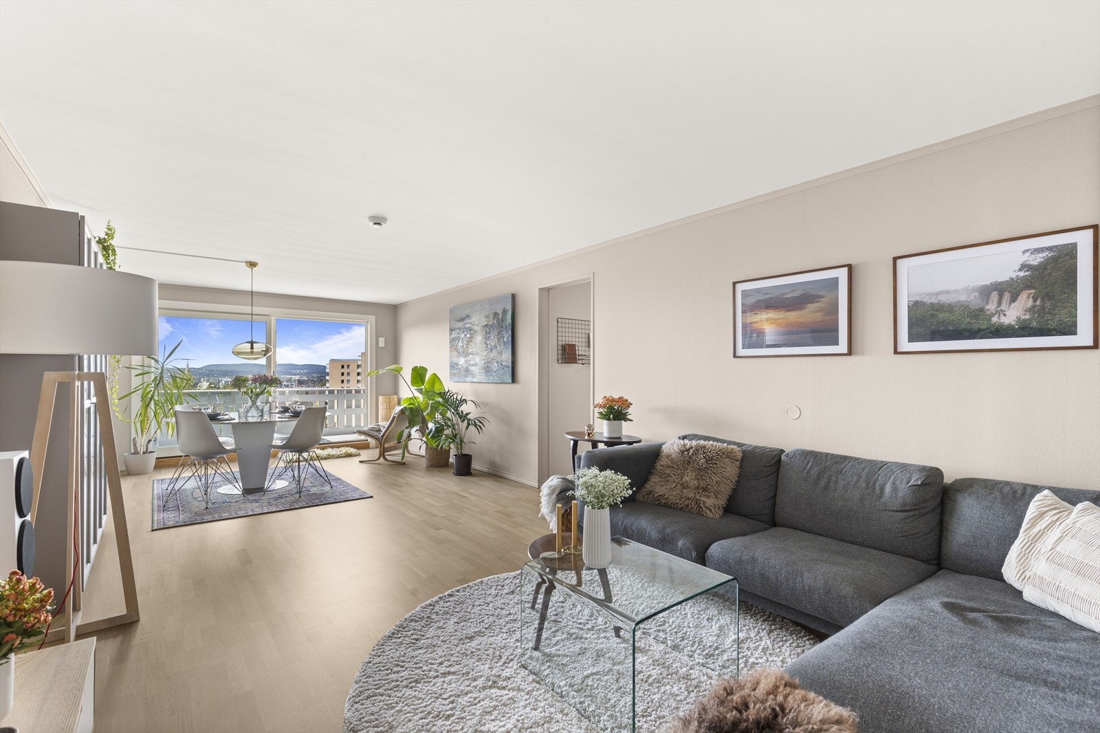 En lys og innbydende 3-roms med meget attraktiv beliggenhet i Ekebergskrenten. Galleribilde