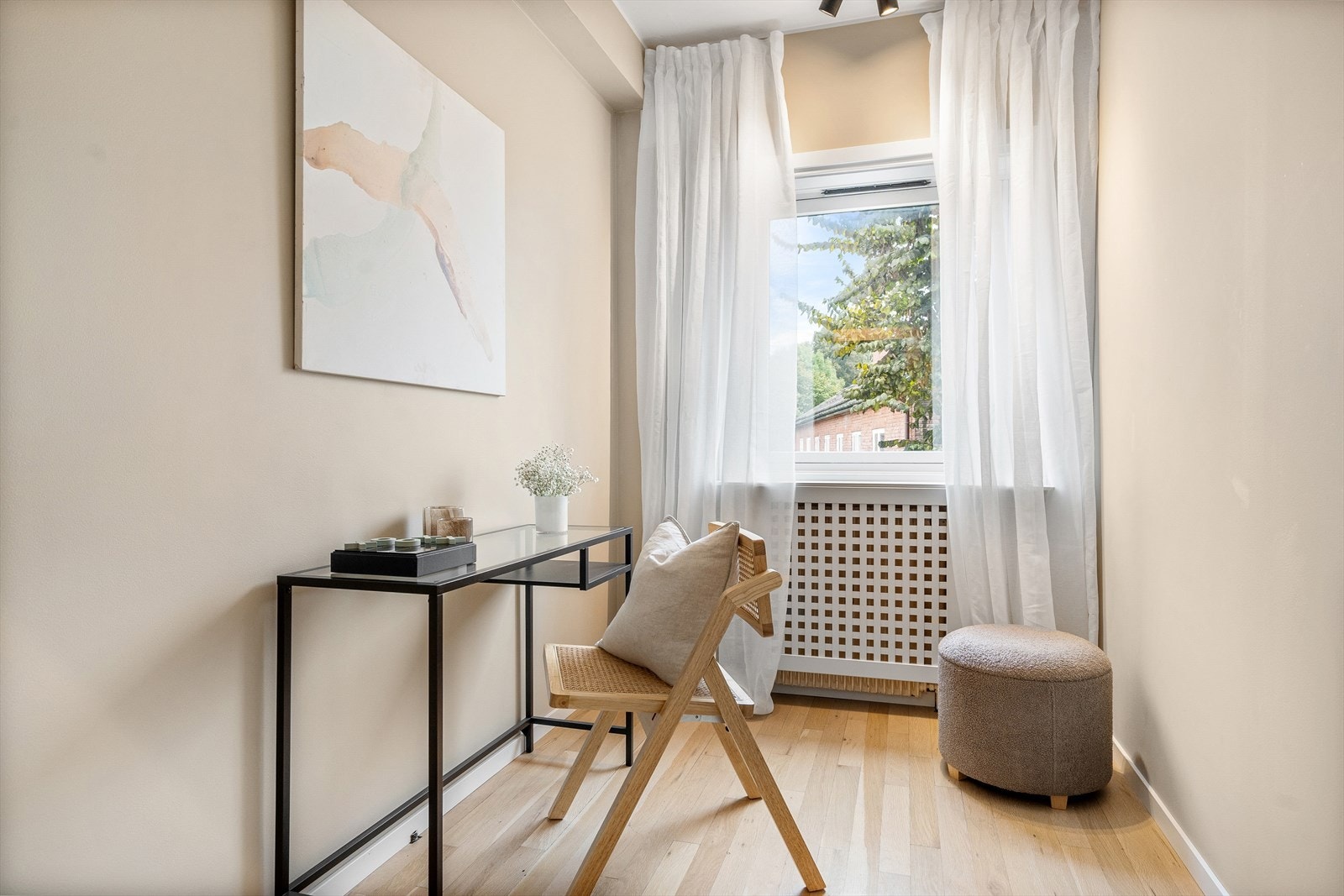 Soverom to passer passer utmerket som barne-/gjesterom eller hjemmekontor. Galleribilde