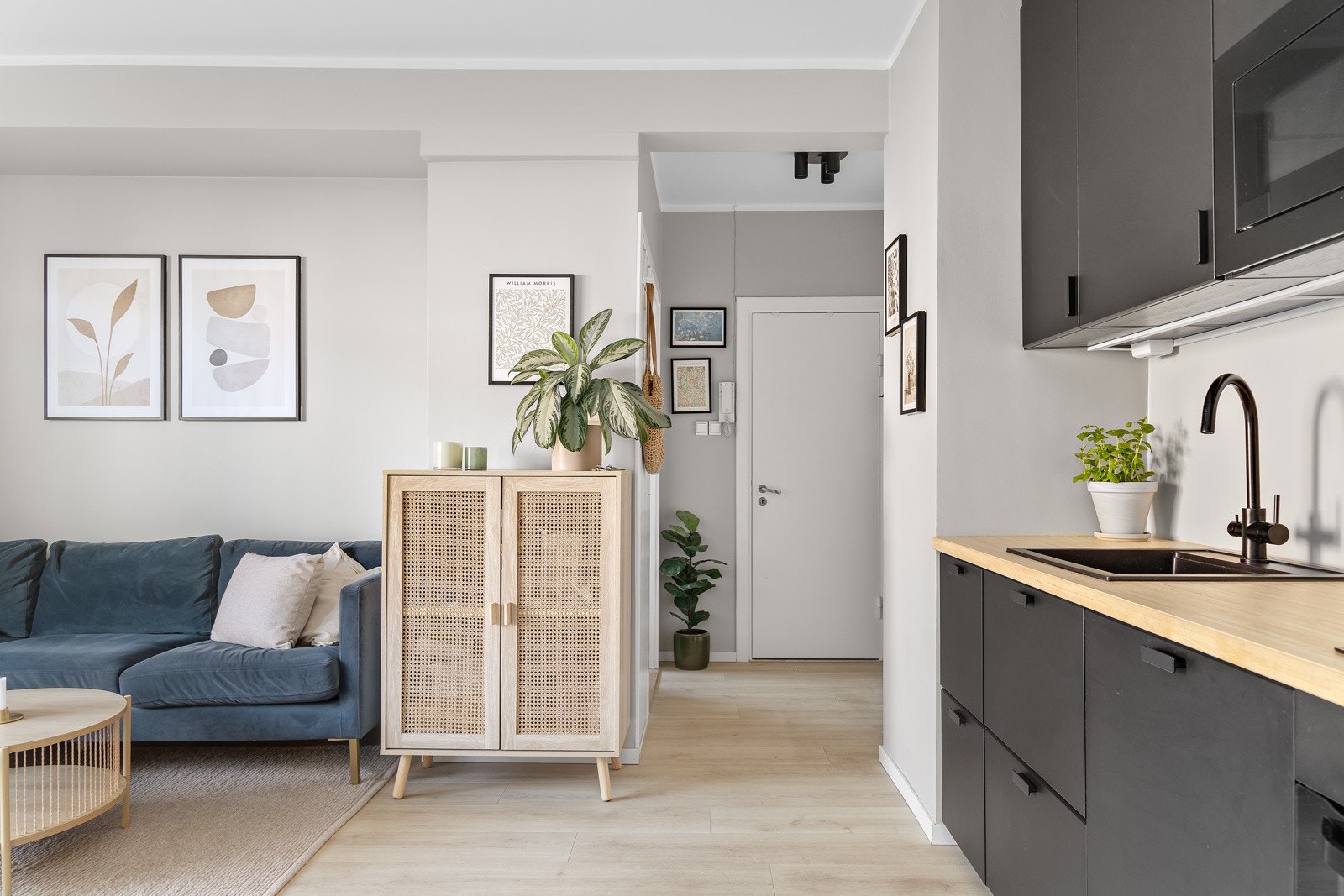 Her er det god plass til å invitere til middag, fest og hygge Galleribilde