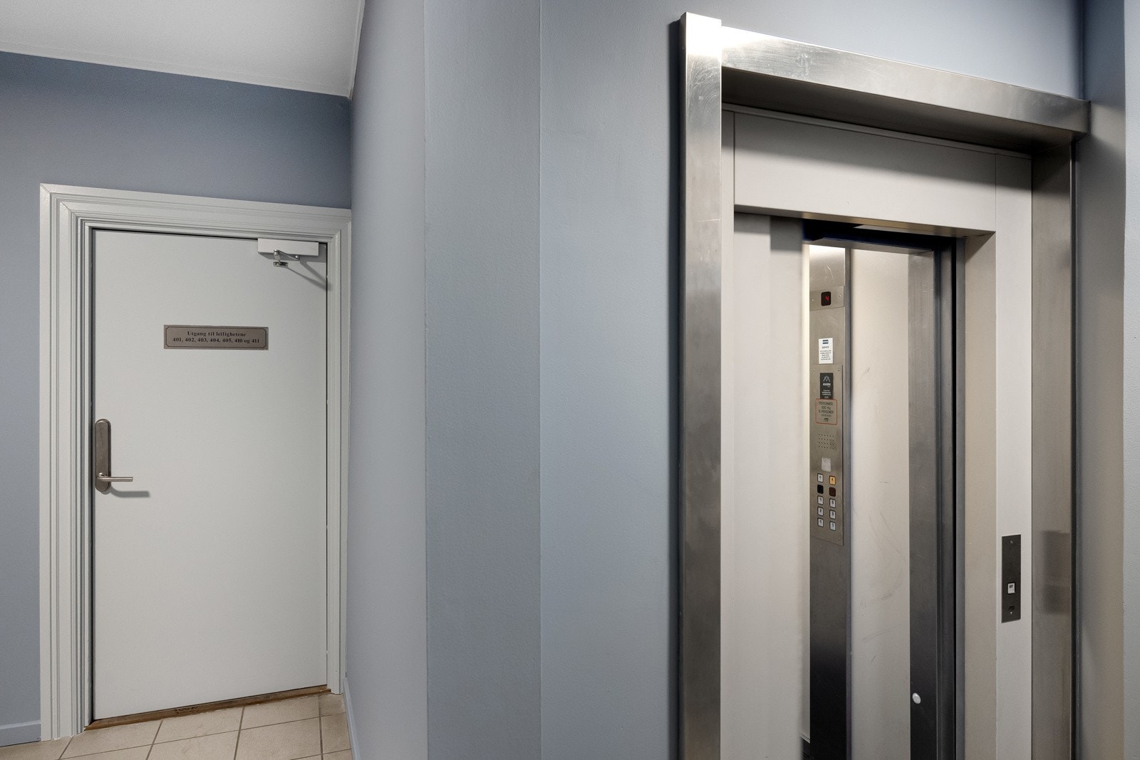 Leiligheten har enkel adkomst til 4.etasje via heis. Galleribilde