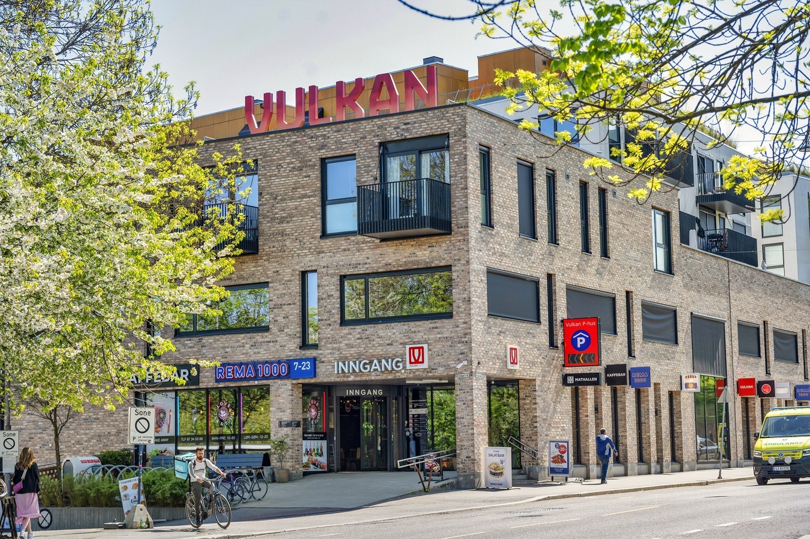 Vulkanområdet er blitt en populær møteplass for den matglade, her finner alltid noe som frister. Enten en ønsker å sitte ned for en god matbit med noe godt i glasset eller ferske matvarer i Mathallen. Galleribilde