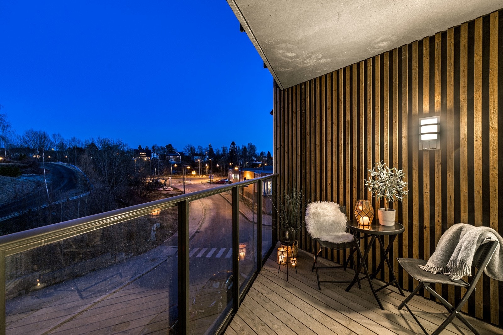 Balkongen innbyr til late dager i hyggelige omgivelser. Galleribilde