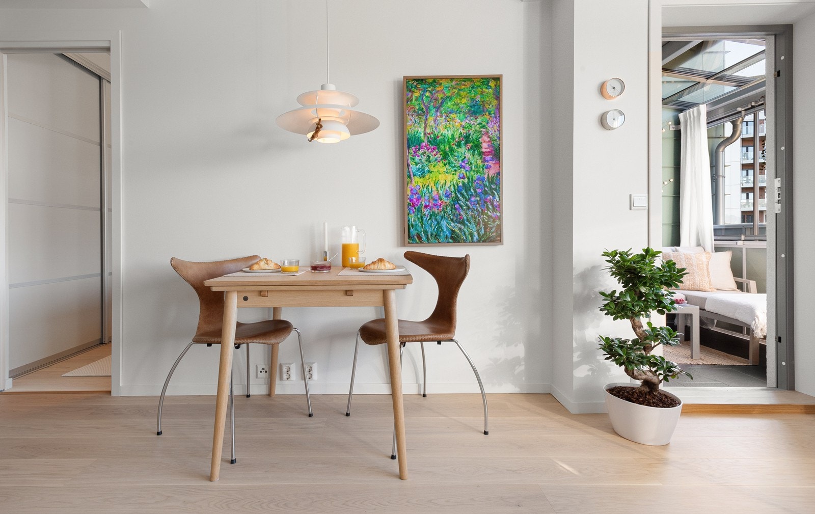 Spiseplass. Denne veggen er perfekt for oppheng av tv Galleribilde