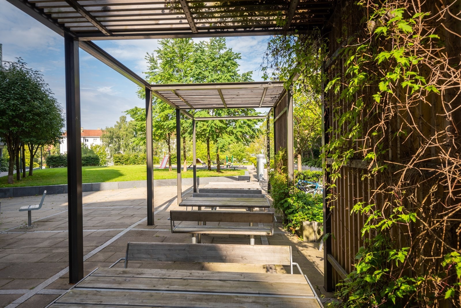 Fine fellesarealer ved inngangspart. Det er også felles sykkelbod Galleribilde