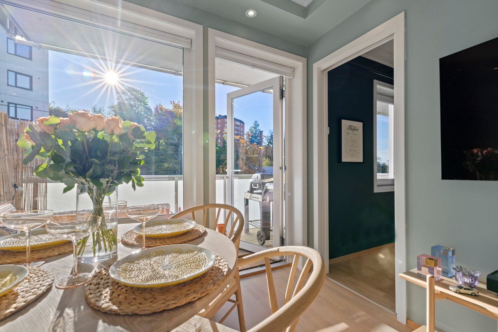 Inviter venner og familie over til hyggelige stunder sammen. Galleribilde