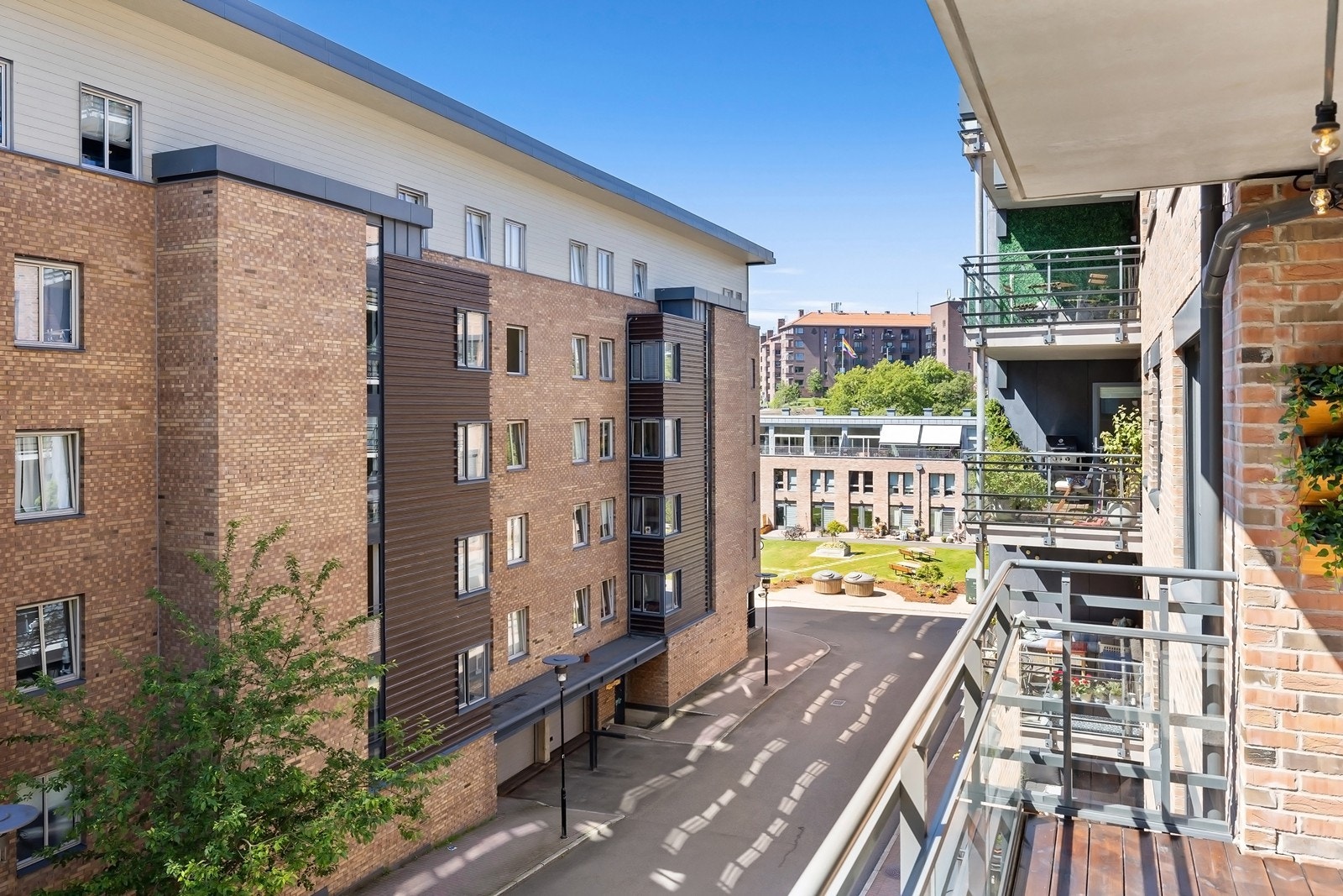 Utsyn fra balkong Galleribilde