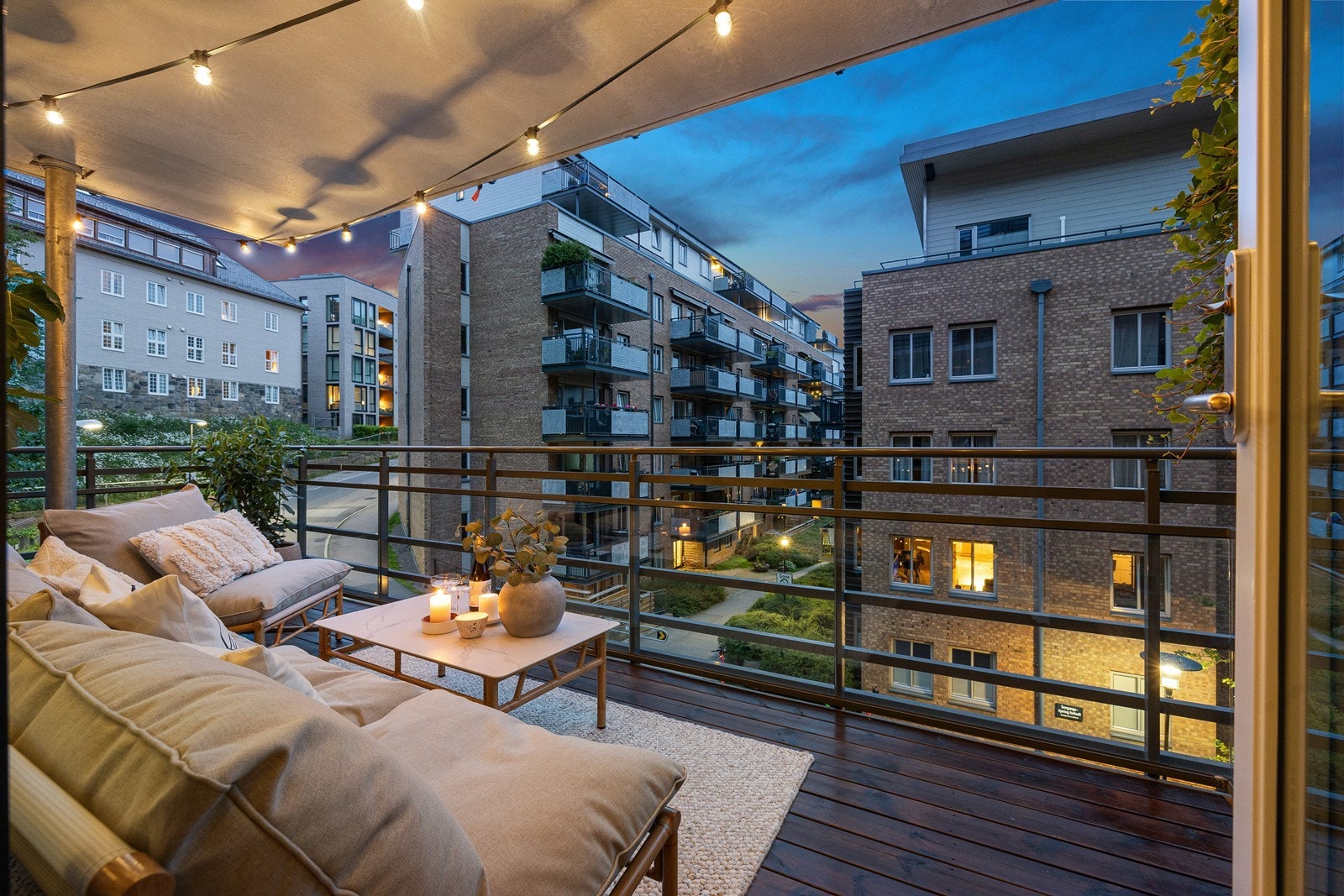 Kveldsstemning: Romlig balkong på 14 m² Galleribilde