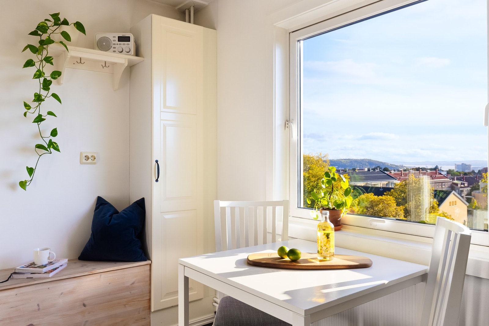 Her er det bare å nyte frokosten og den flotte utsikten! Galleribilde