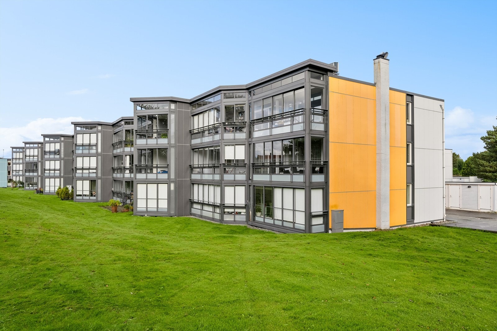 Dyre Vaas vei 9E ligger fint til i et sentralt og attraktivt boligområde på Varatun i Sandnes kommune. Galleribilde