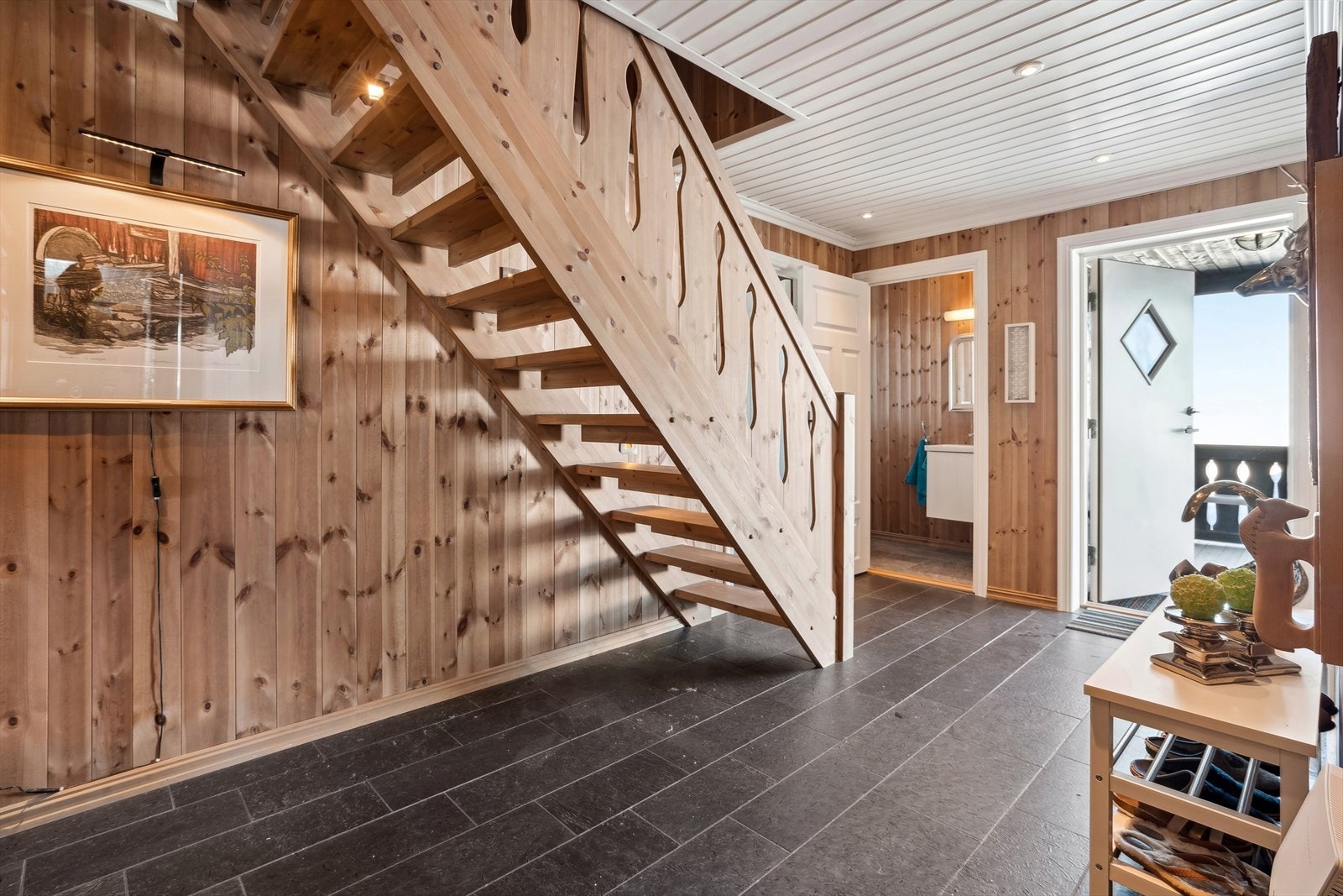 Stor gang der vått tøy kan tørke etter mye lek i snø Galleribilde