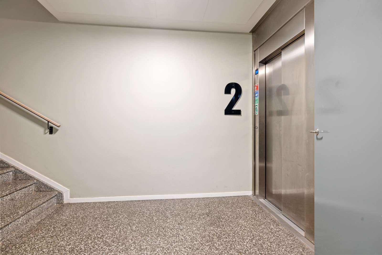 Det er heis i bygget. Galleribilde