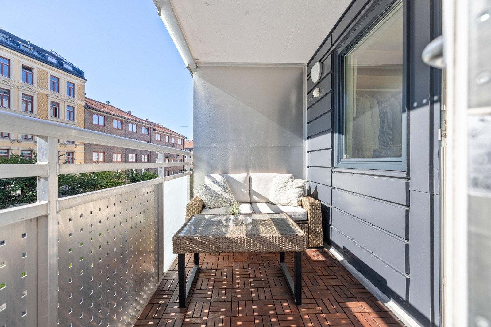 Her kan man trekke seg tilbake og nyte solfylte dager i behagelige omgivelser. Galleribilde