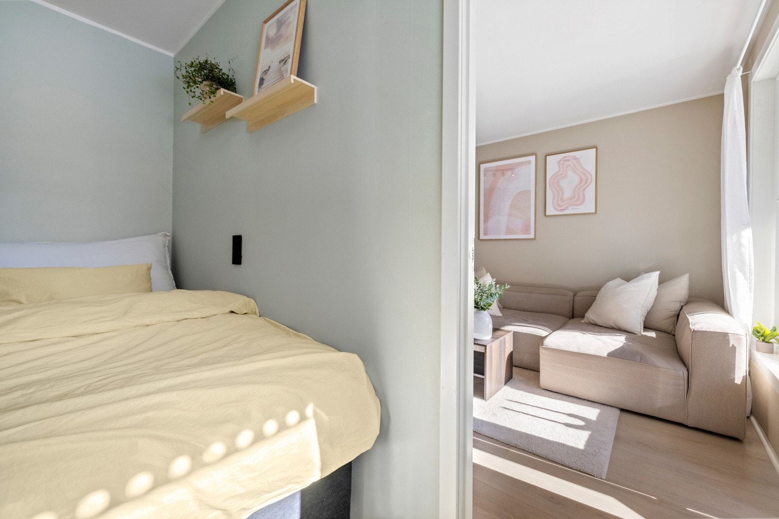 Fra stuen er det videre adkomst til soverommet. Galleribilde