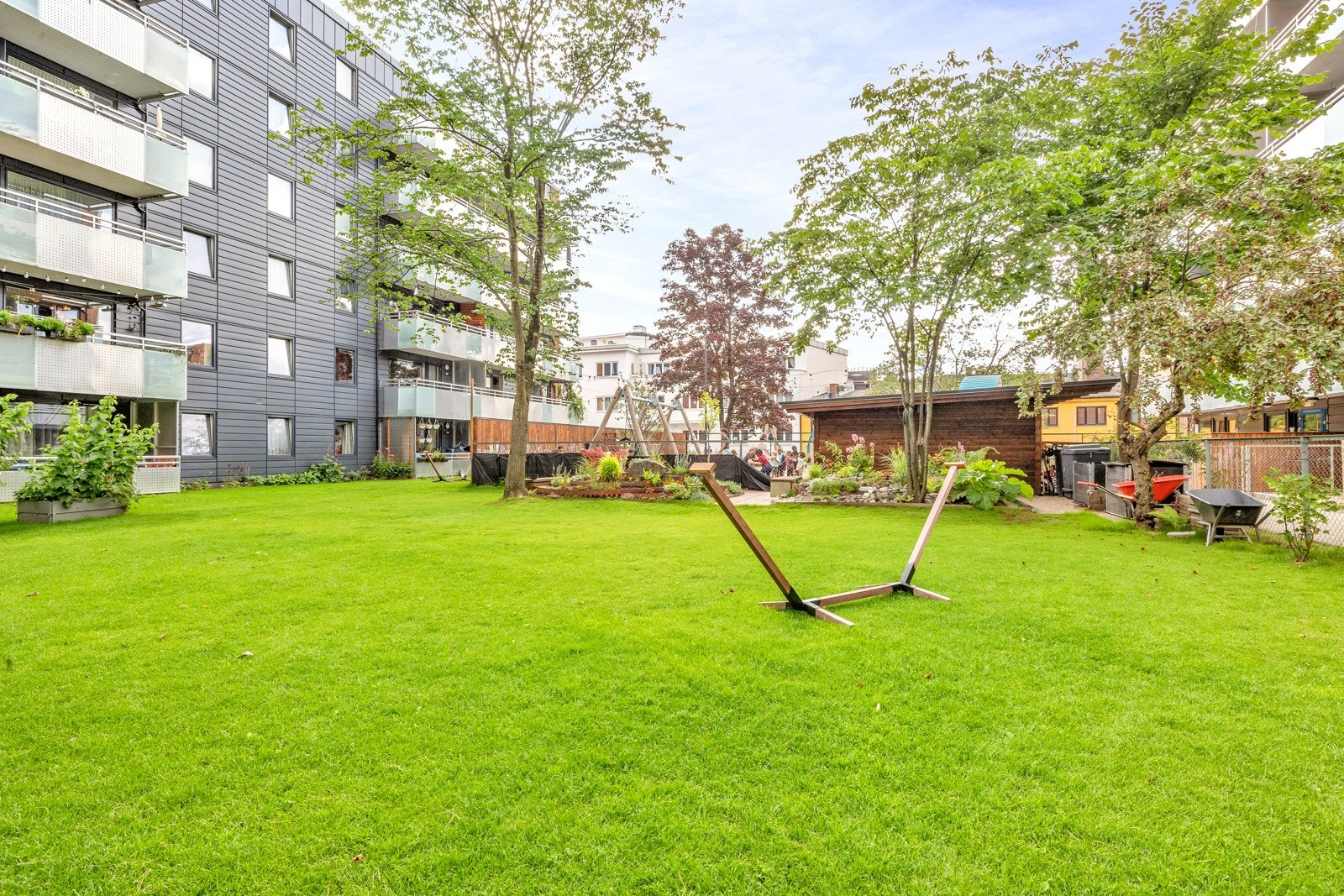 Bakgården. Galleribilde