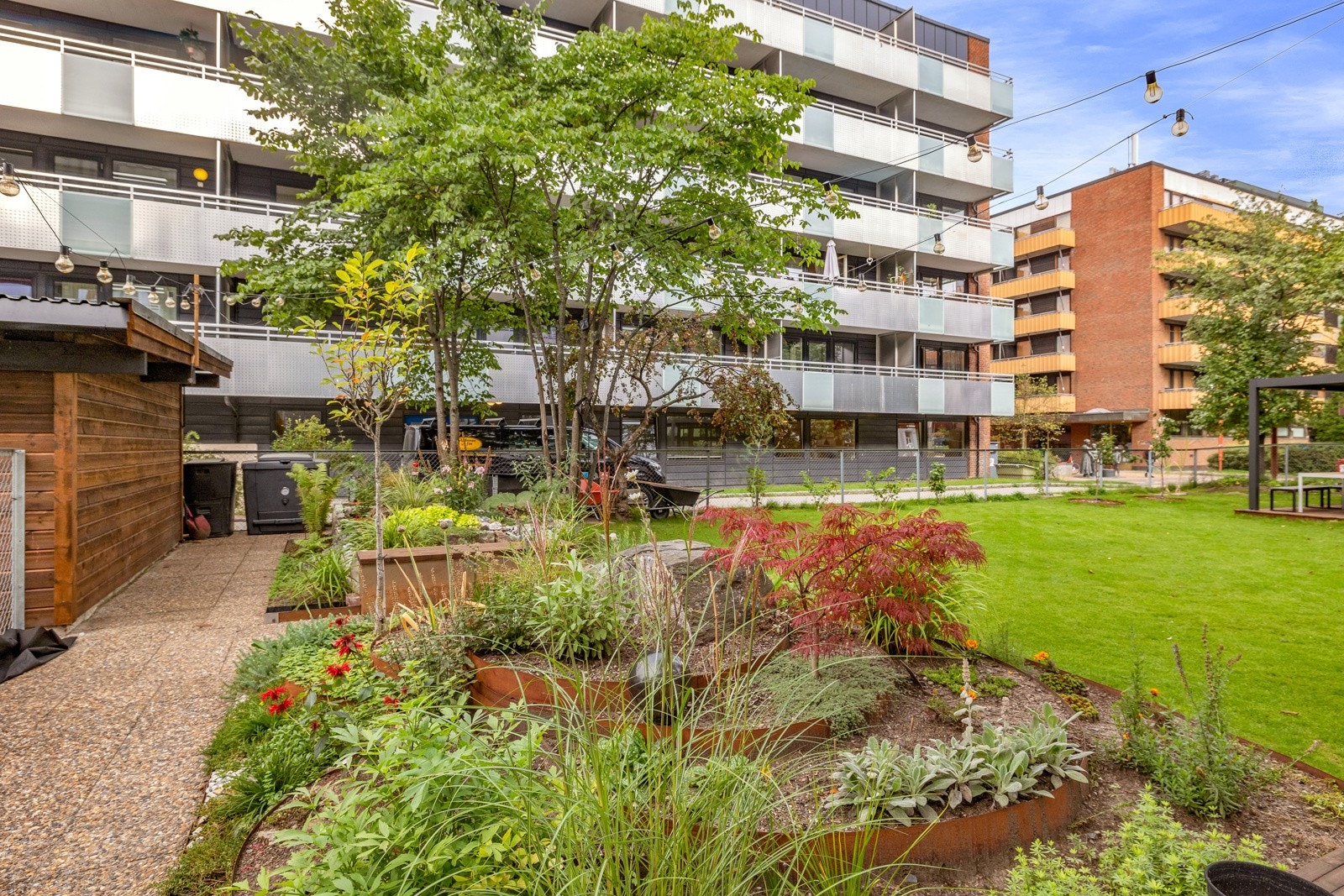 Bakgården. Galleribilde