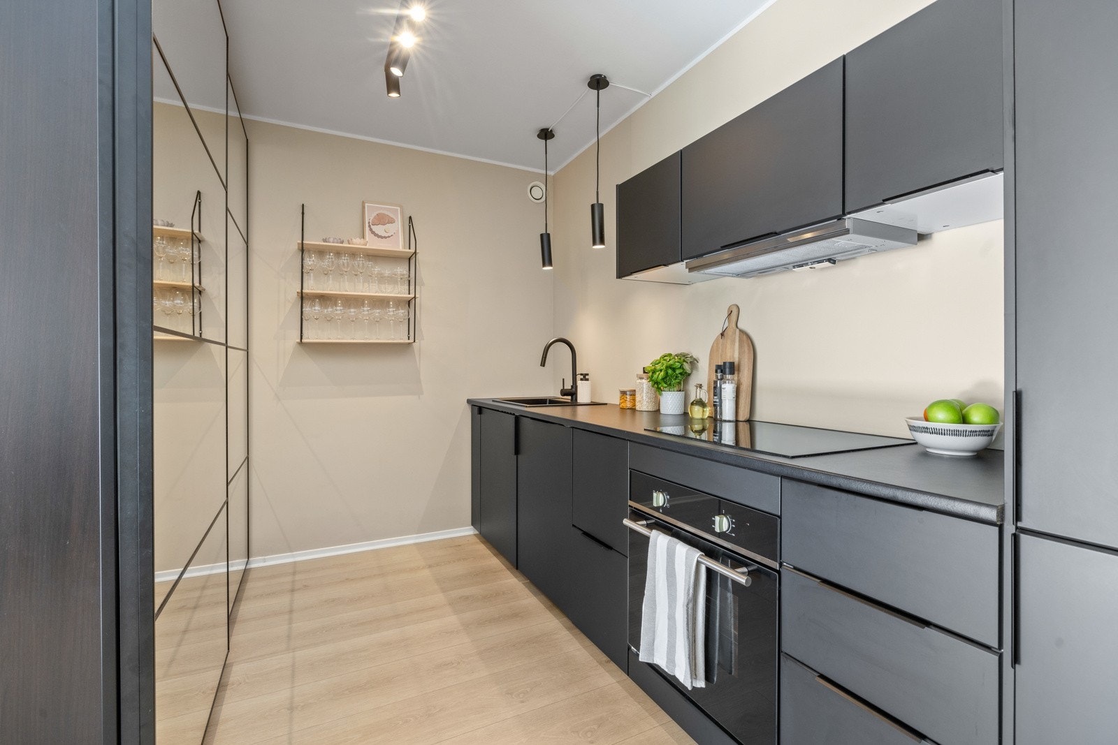 Kjøkkenet ble oppgradert i 2020 i følge eier og ihht. tidligere prospekt. Galleribilde