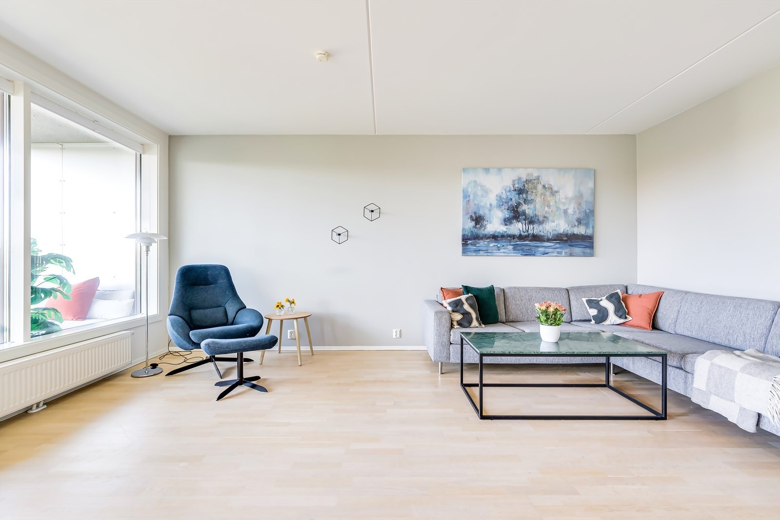 Stuen har en flott planløsning hvor det er enkelt å innredet etter eget ønske Galleribilde