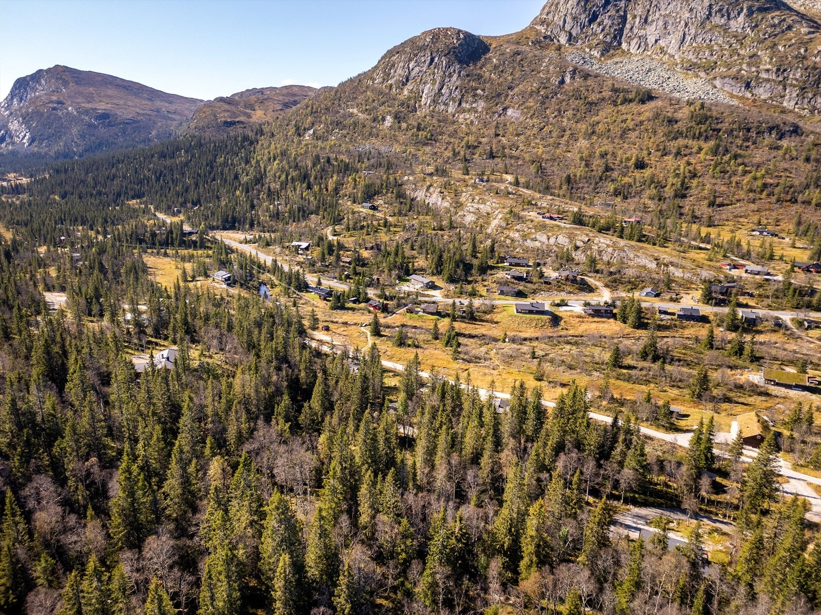 Vinterstid går langrennsløypene borti veien fra hytta og da er du koblet til hele løypenettet Haglebu - Tempelseter og Norefjell. Galleribilde