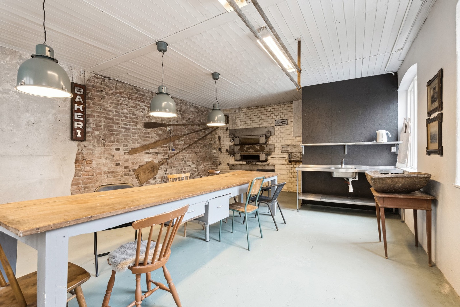 Leiligheten disponerer også fellesstue som deles med flere beboere. Galleribilde