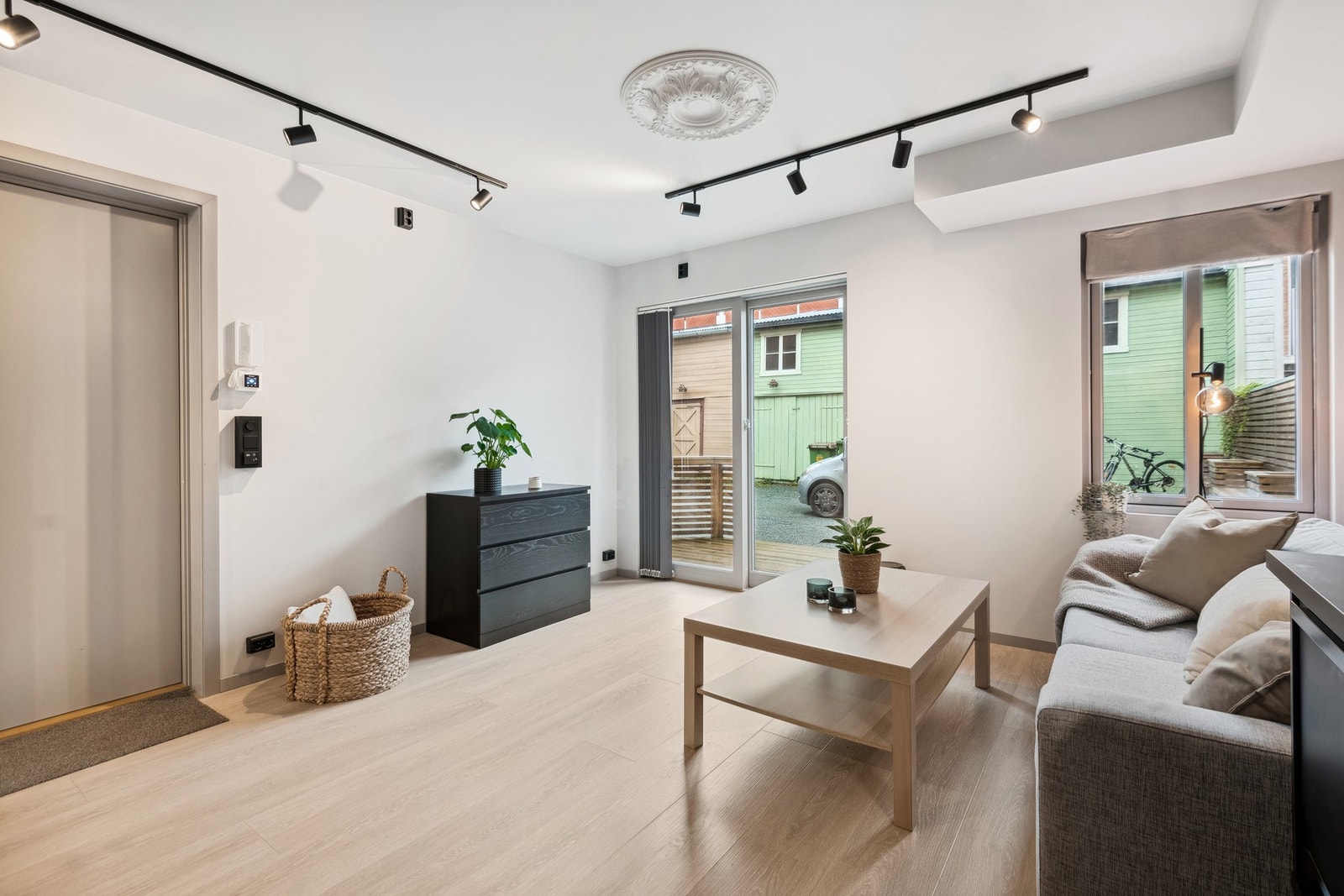 Store vindusflater som gir godt med naturlig lysinnslipp. Galleribilde