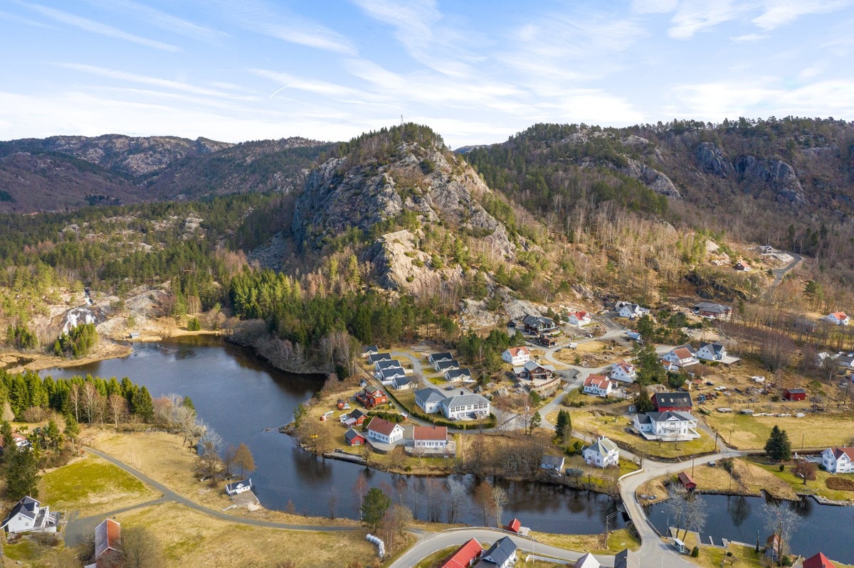 Nærområdet bugner over av turmuligheter i skog og fjell. Galleribilde