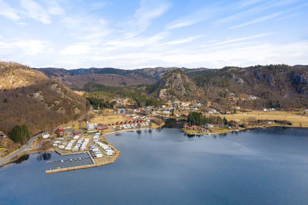 Ved campingplassen er det mulighet for leie av kano og robåt. Galleribilde