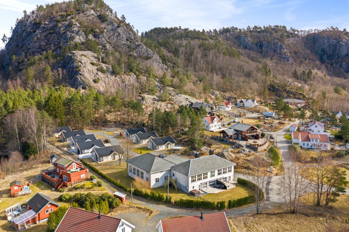 Sommer som vinter er det muligheter for god rekreasjon rett utenfor døra. Galleribilde