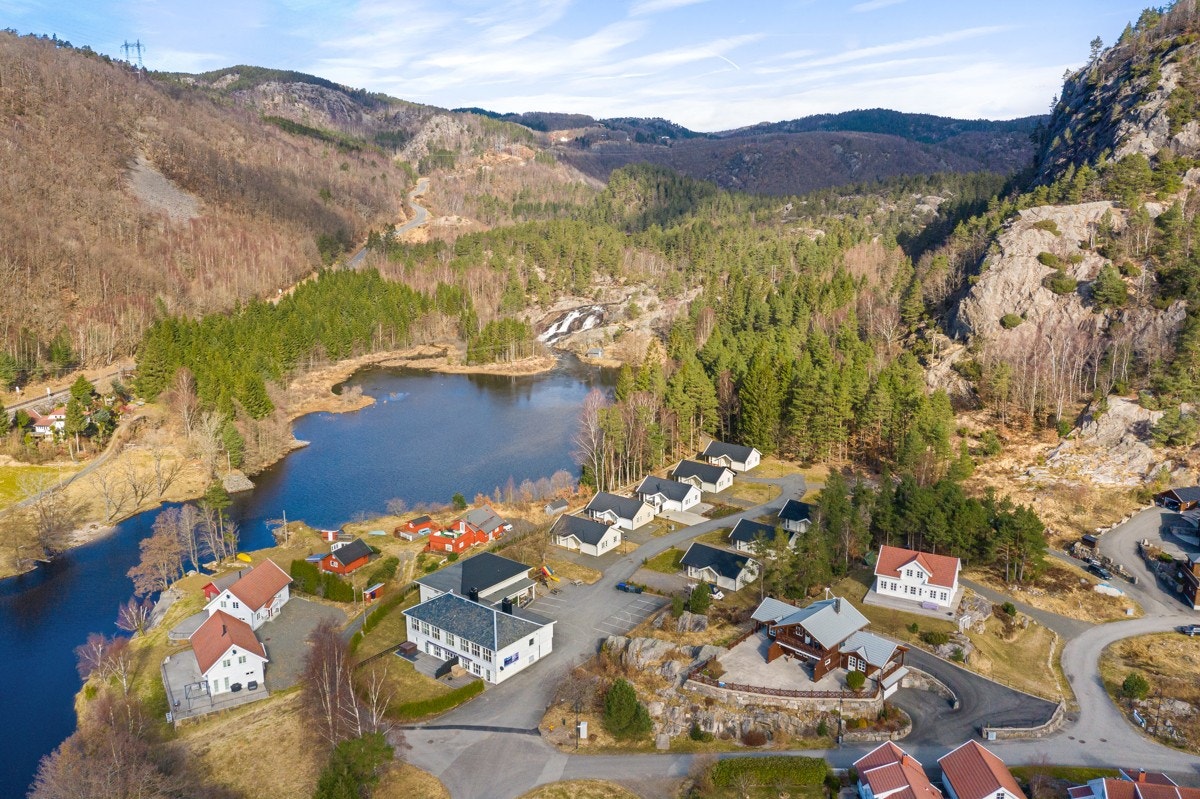 For deg som ønsker en liten utfordring er det kort vei til topptur i Sandsfjellet. Galleribilde