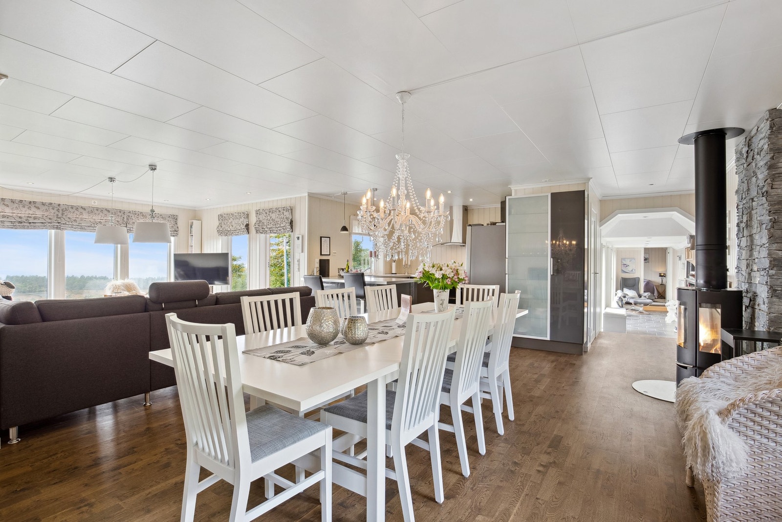 Pen spisestue. Galleribilde