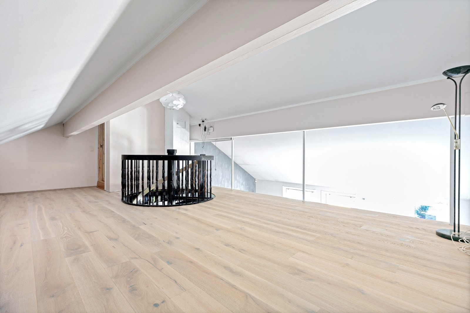 Loftstue/mesanin Galleribilde