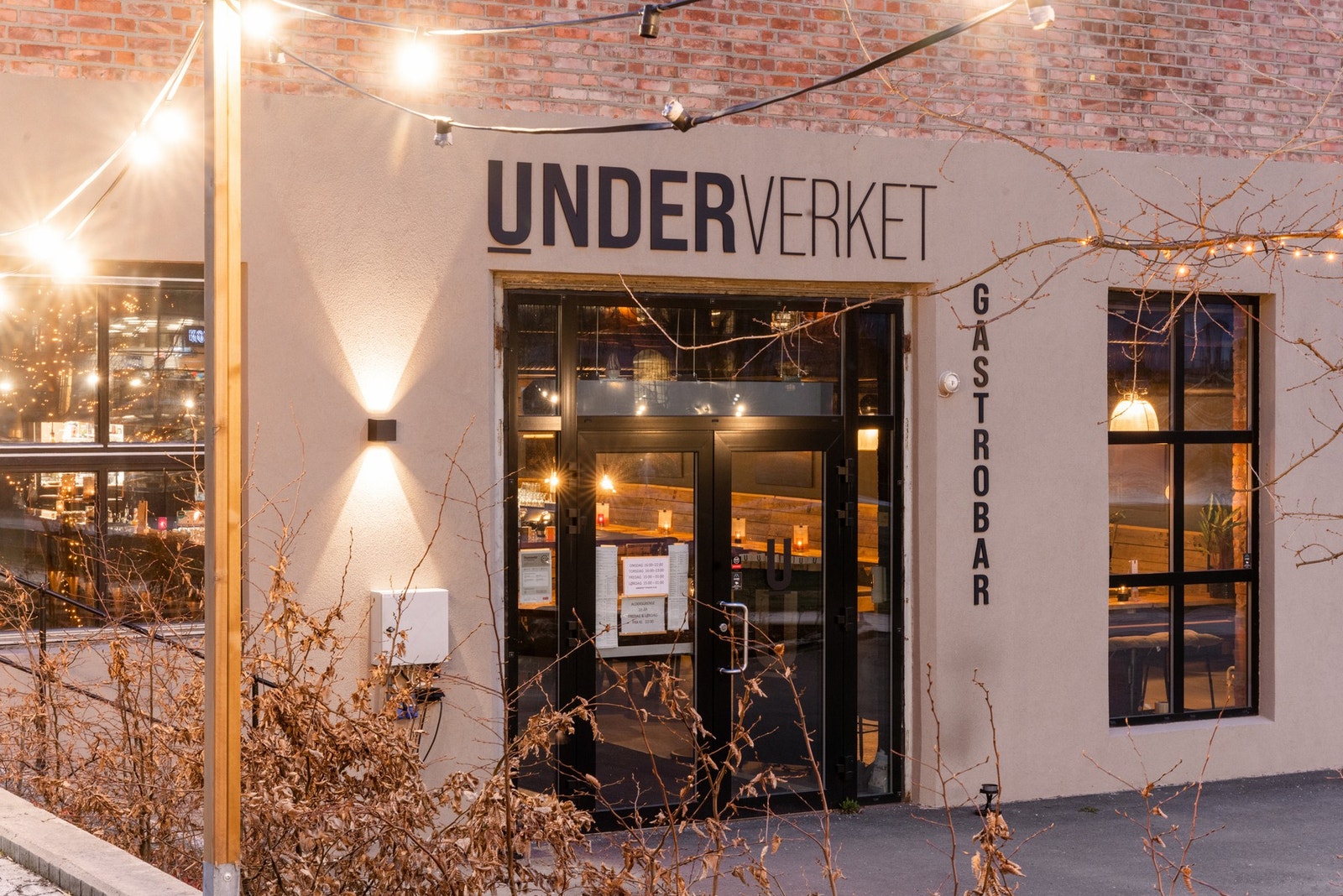 Flere spisesteder, kino og bibliotek i gangavstand Galleribilde