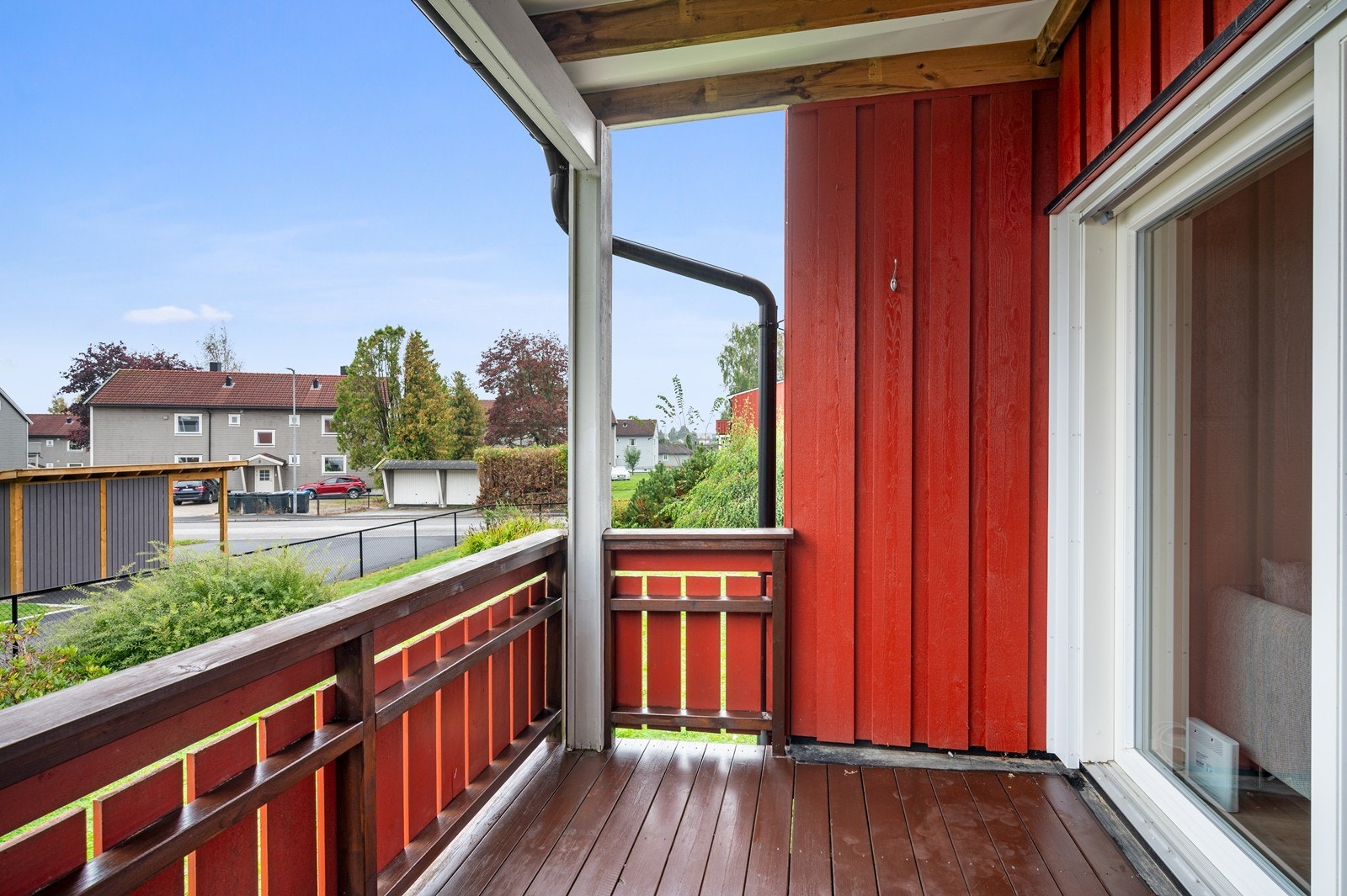 Fra stuen er det utgang til overbygget terrasse på 6 m² Galleribilde