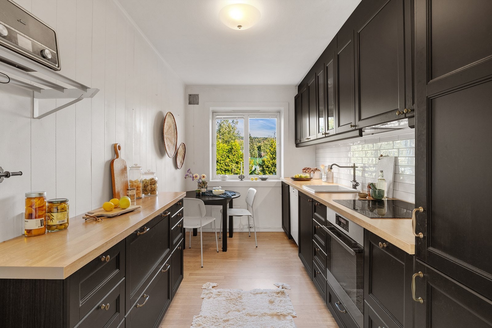 Hyggelig spisekjøkken med pen innredning fra 2015 Galleribilde