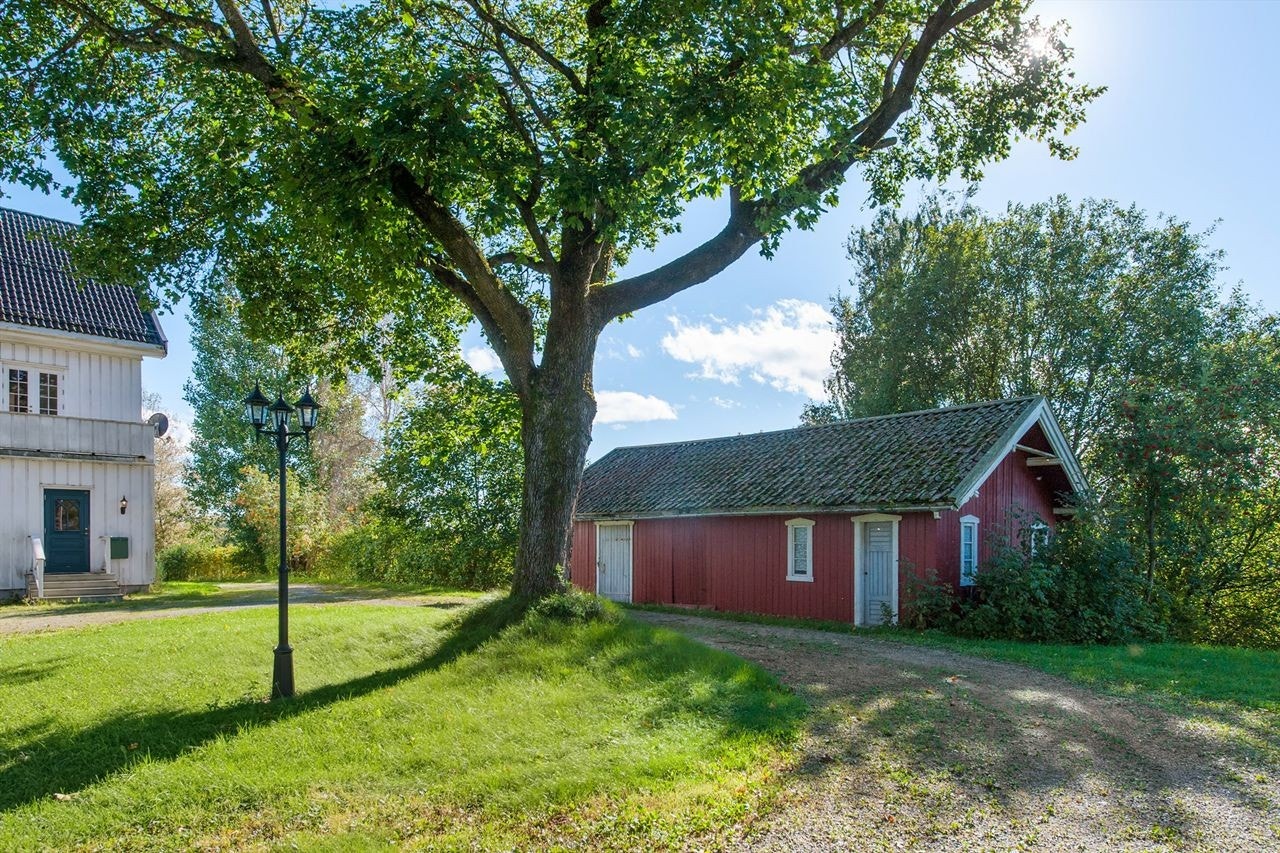 Gruset gårdsplass Galleribilde