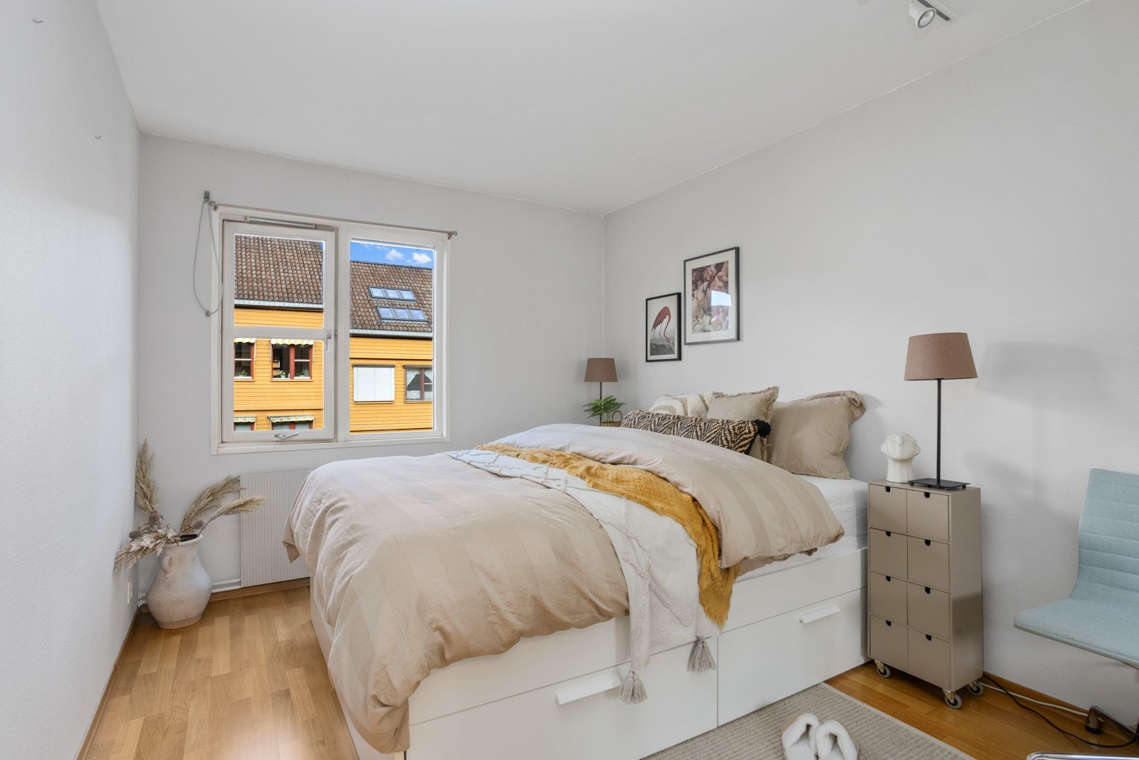 Hovedsoverom med plass til dobbeltseng. Galleribilde