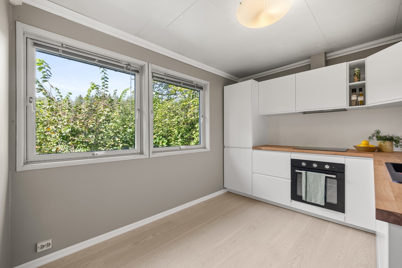 Pent og nyoppusset kjøkken fra 2024. Galleribilde