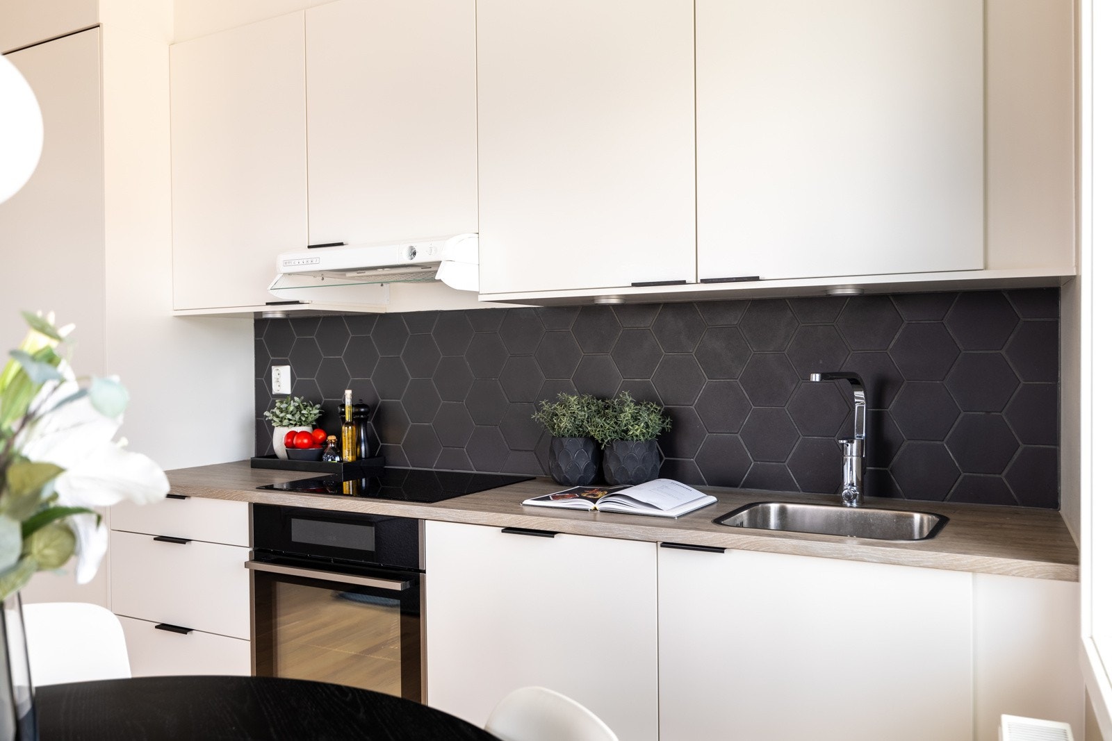 Stilrent kjøkken fra Norema - med alt du behøver Galleribilde