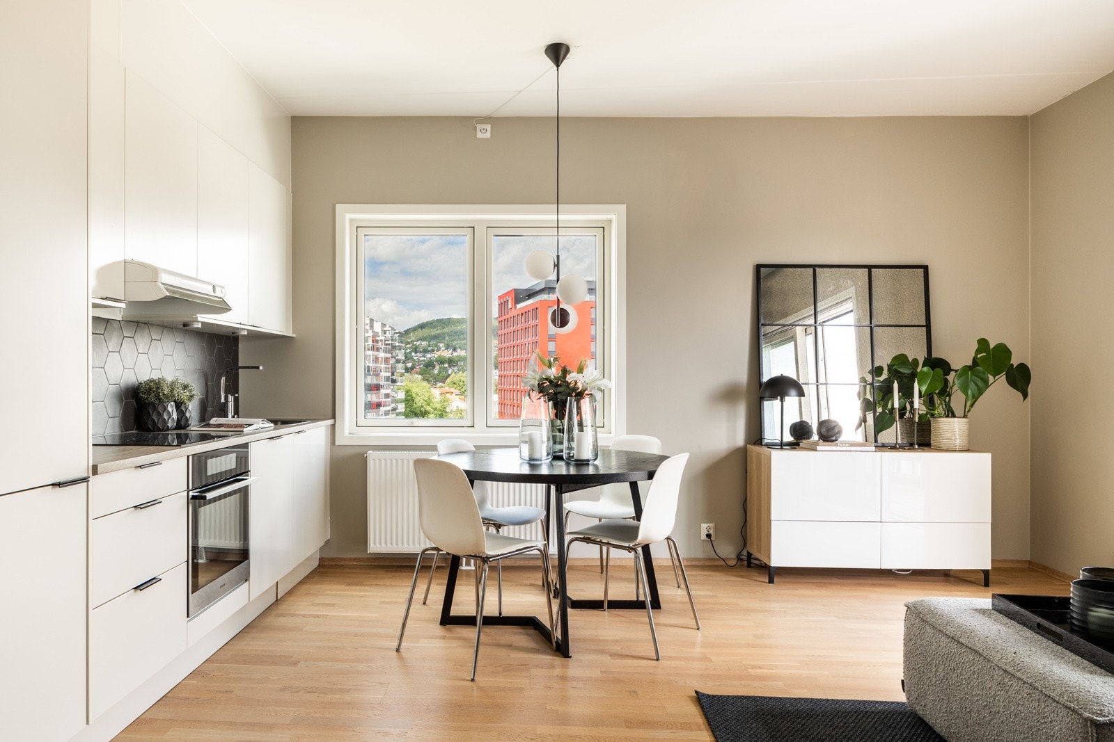 "Dette er en praktisk bolig med lave energiutgifter og lite støy" Galleribilde