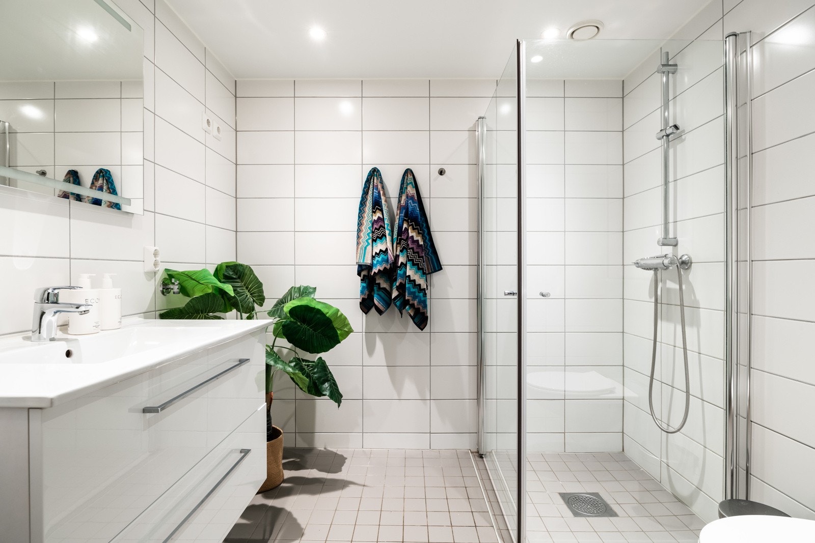 Helfliset og delikat baderom Galleribilde