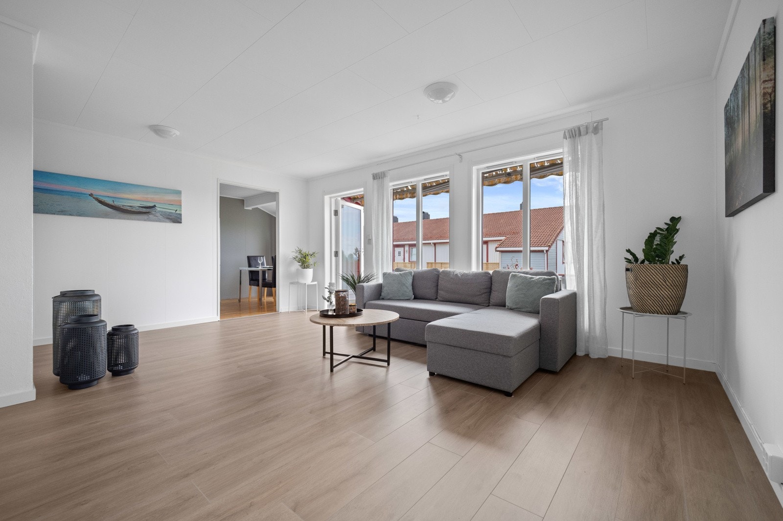 Det stilrene farge- og materialvalget gir rom for egen, kreativ innredning. Galleribilde