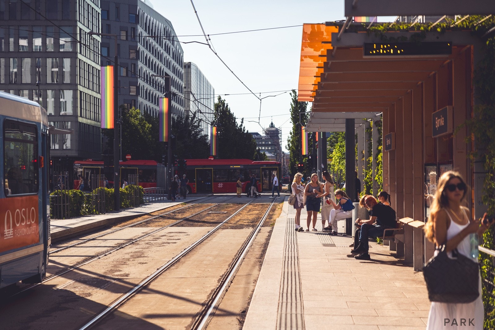 Svært gode kollektivmuligheter med både trikk, buss og Oslo S som er kort gangavstand fra leiligheten. Galleribilde