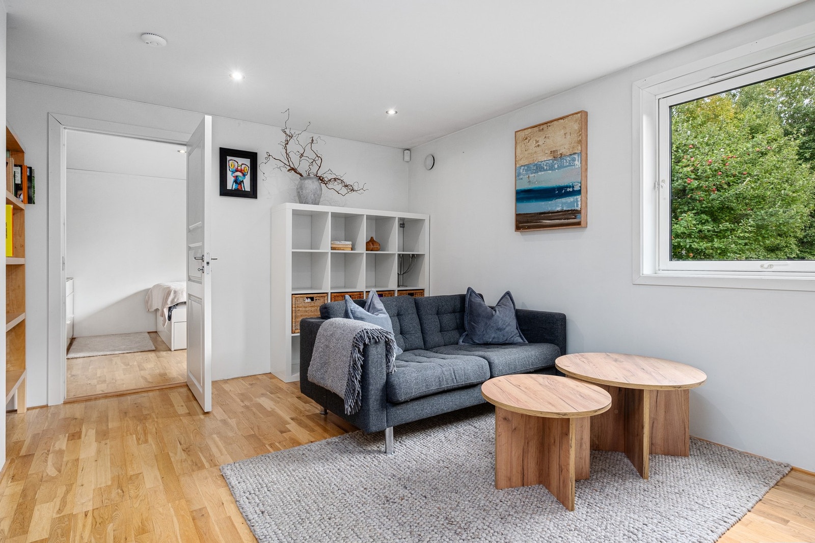 Stue i sokkeletasje på 24 kvm. Galleribilde