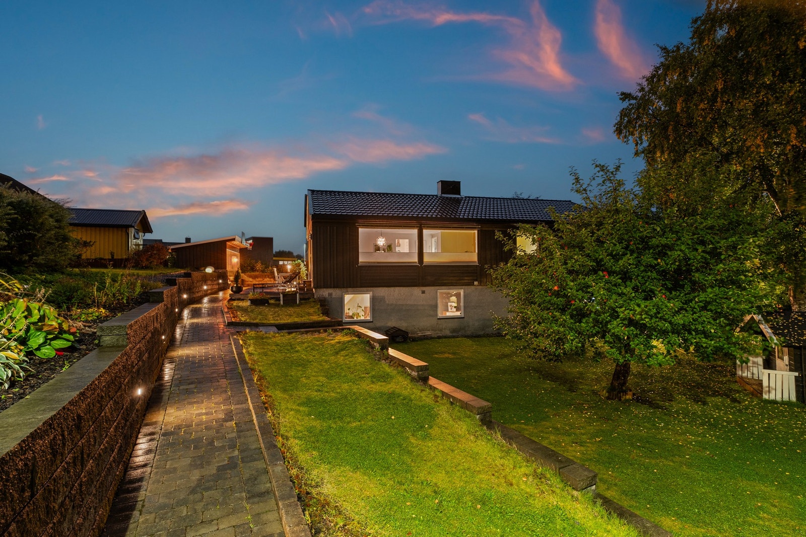 Dette er en unik mulighet for å sikre seg en fantastisk familiebolig på populære Nardoskrenten. Galleribilde