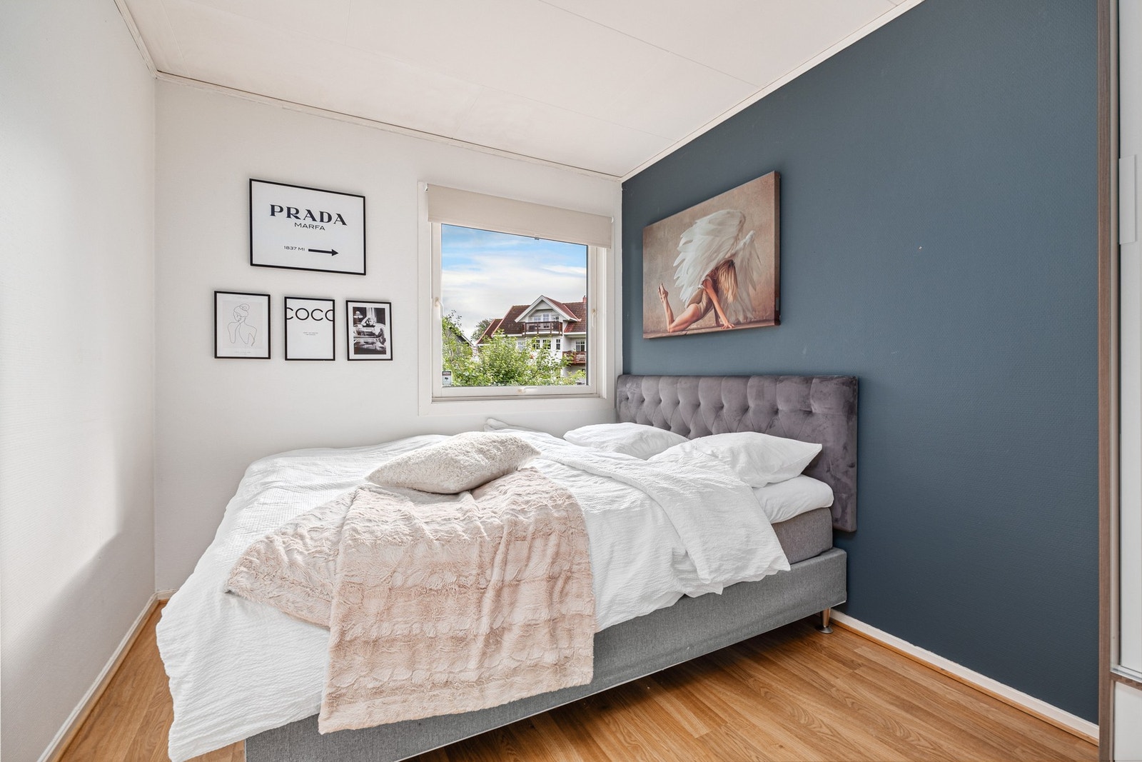 Soverom 2 er på 10,2 kvm. Galleribilde