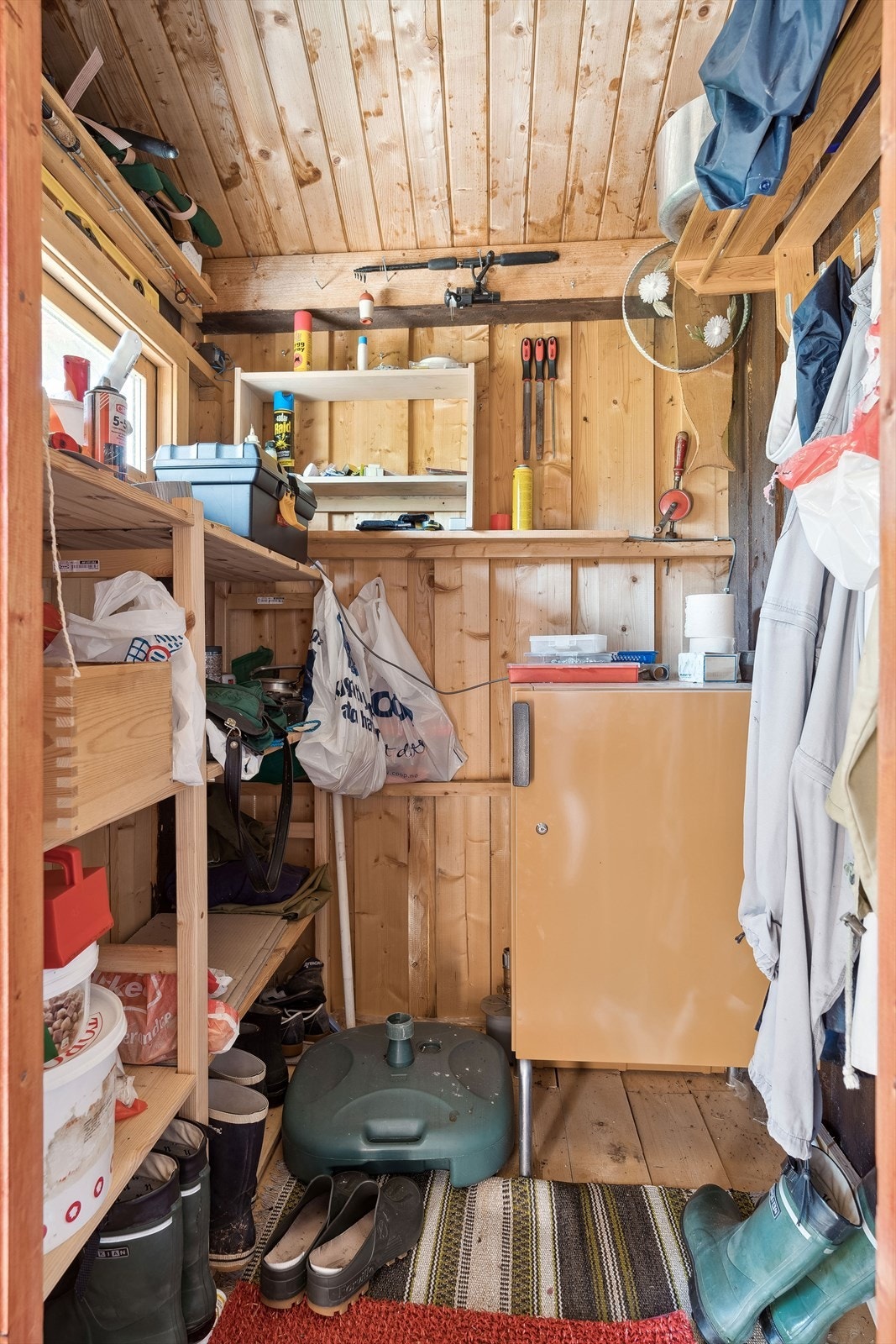 Bod i hytta Galleribilde