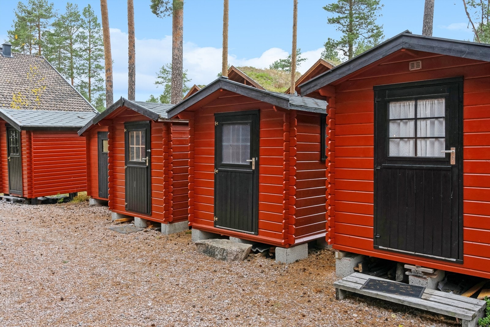 Utvendig bod med gode oppbevaringsmuligheter. Galleribilde