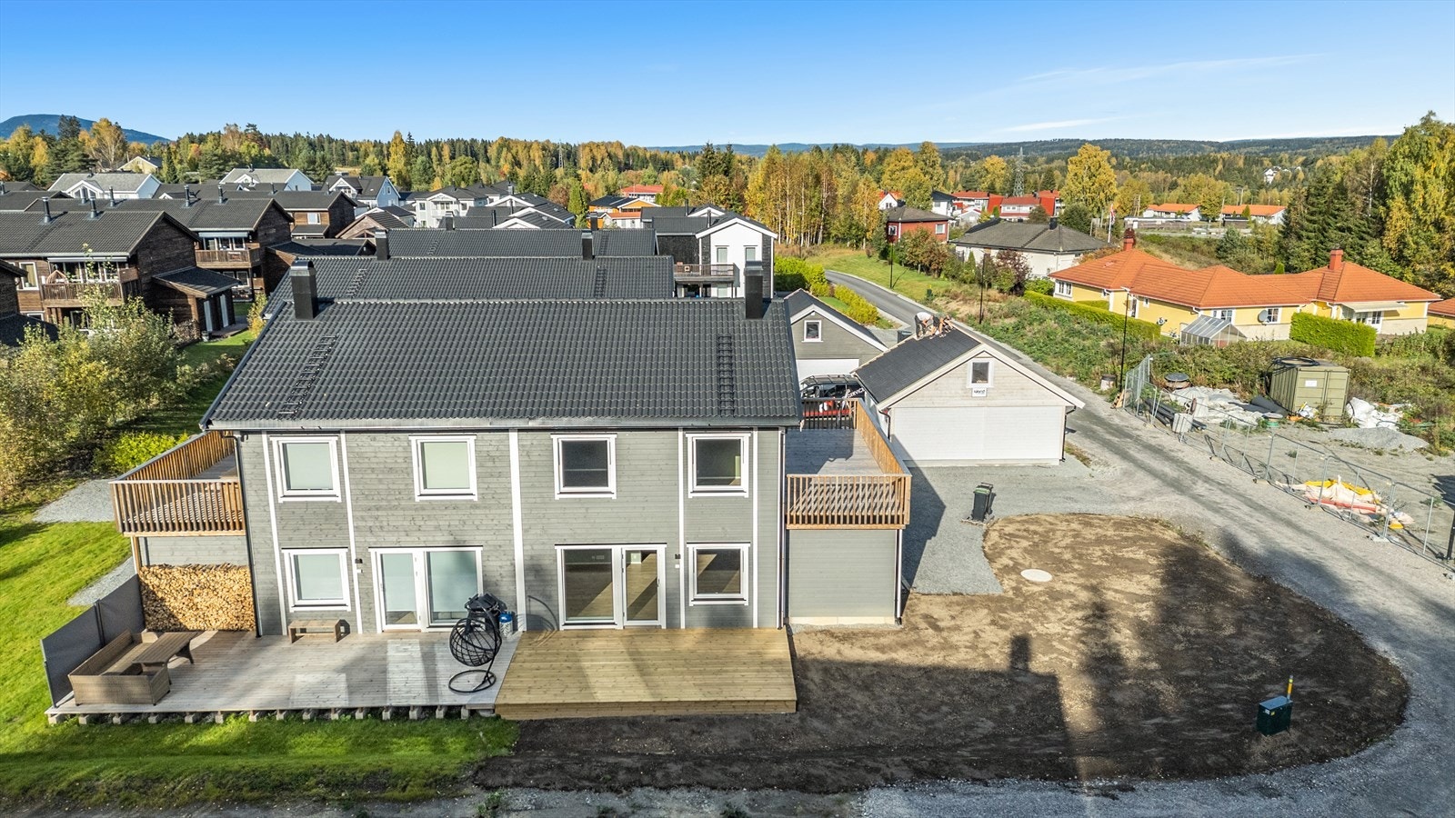 Velkommen til Mosvingen 79B, en familievennlig 1/2 part av tomannsbolig med attraktiv beliggenhet på Dal Galleribilde