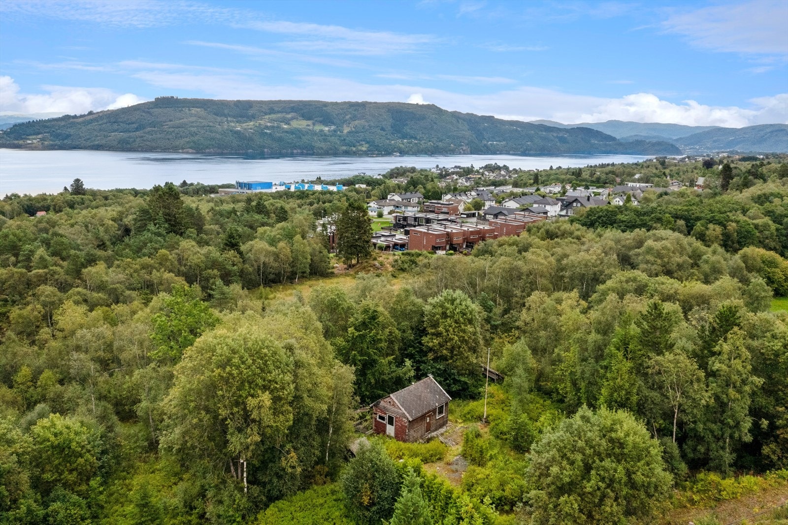 Hytten ligger usjenert til i rolig og familievennlig nabolag Galleribilde