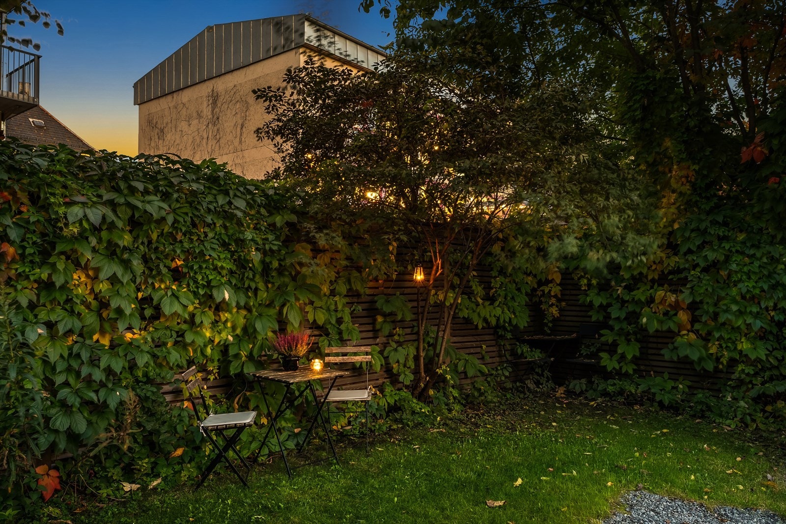 Her kan man nyte kveldssolen om sommeren Galleribilde